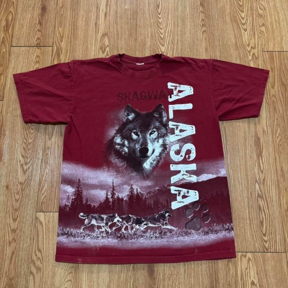 Men's Wolf‎ Shirt AOP Nature Wildlife Vintage Red Y2K Alaska Measures Medium